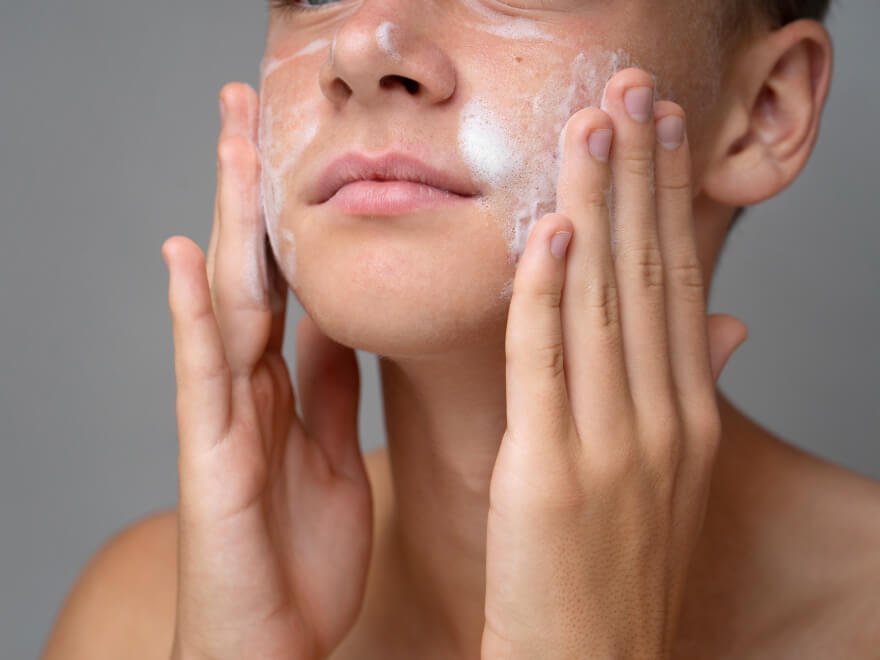 Nettoyage de peau: erreurs en soins du visage